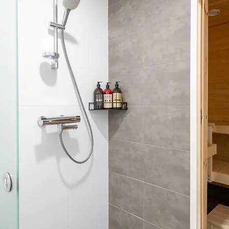 Apartment Sauna, Balcony, Wifi, Trainstation, Mall Of Tripla Helsinki
